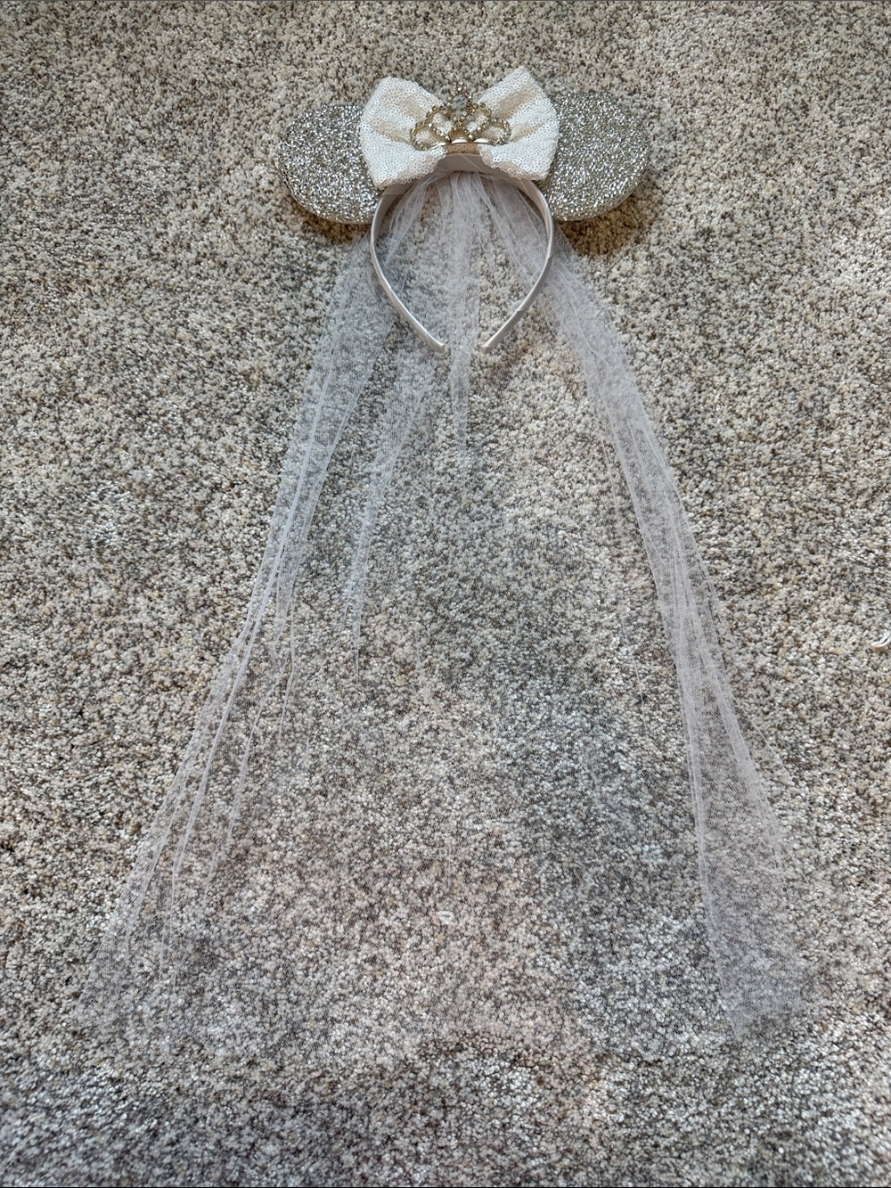 Disney Bride Minnie Mouse Headband with Veil